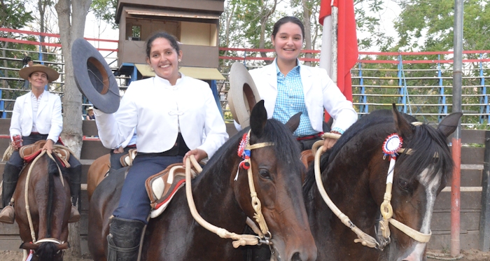 Constanza Meza y Valentina Campos ganaron promocional femenino en Lampa