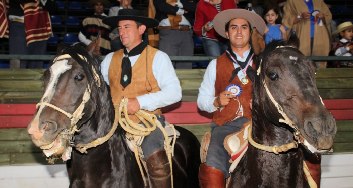 Los cuyanos Moreno y Salinas ganaron con espectáculo la Segunda Libre A