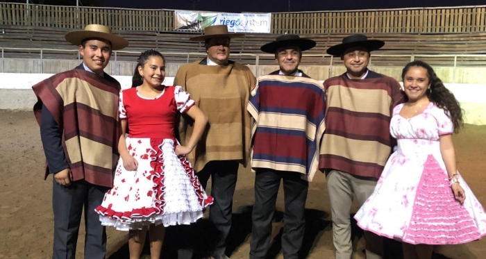 Oscar Ordenes y Alfonso Figueroa celebraron con las mantas de Loma Larga de Chacabuco