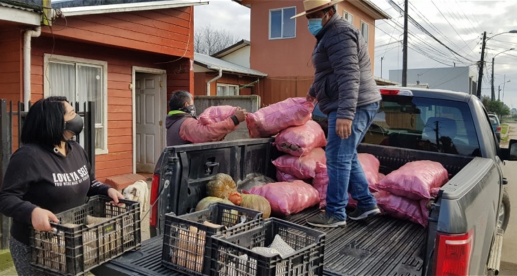 Club Arauco entregó ayuda a las ollas comunes del barrio de pescadores