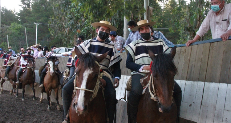 Sepúlveda y Vargas completaron con brillante actuación el Rodeo del Club Talca Norte